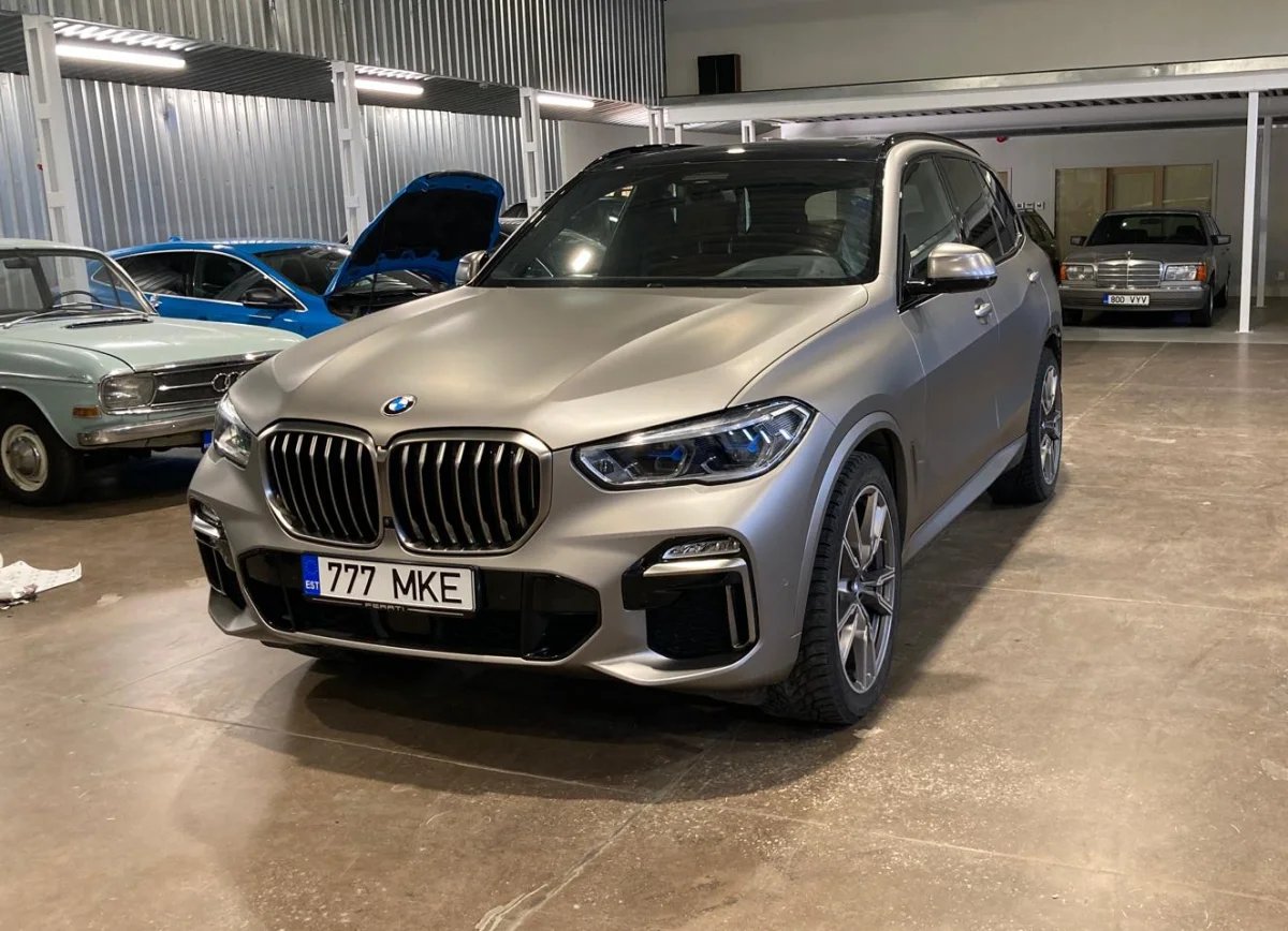 BMW-X5-M50D